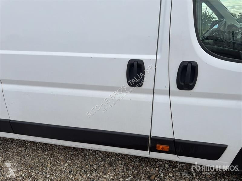 Véhicule utilitaire Opel 2.2