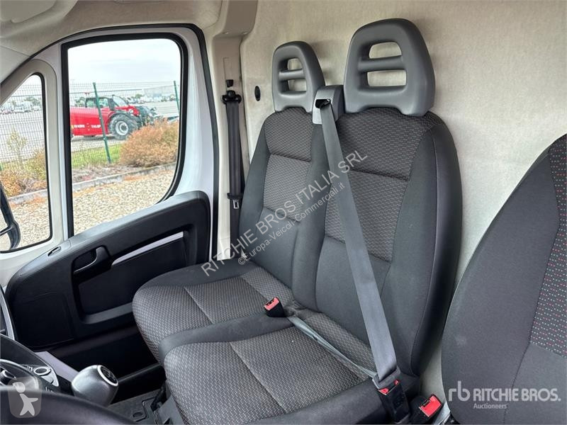 Véhicule utilitaire Opel 2.2
