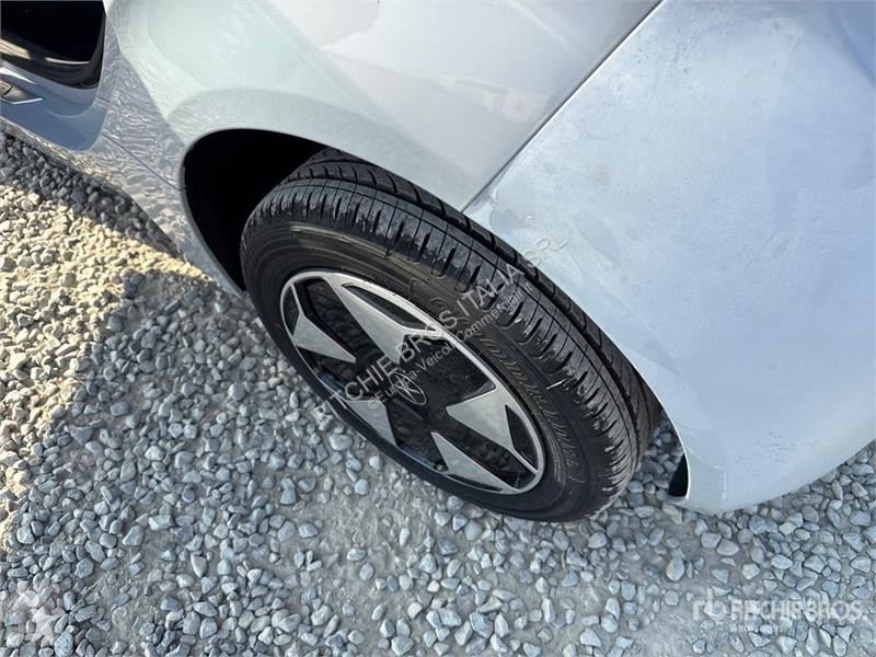 Лекотоварен автомобил  XEV Yoyo