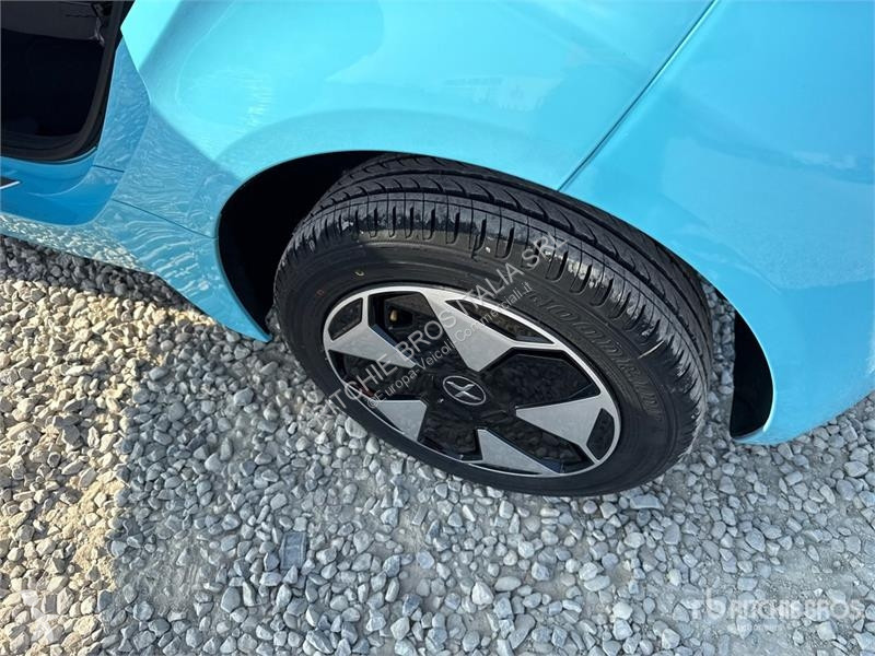 Лекотоварен автомобил  XEV Yoyo