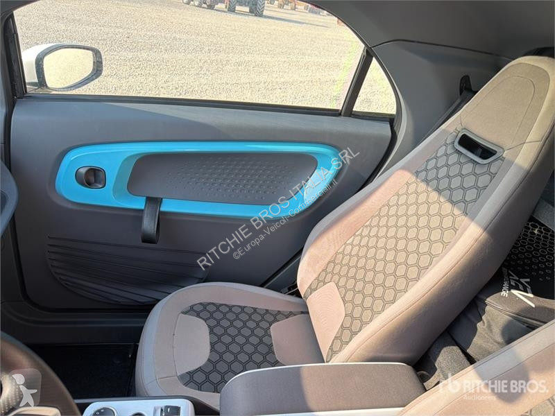 Лекотоварен автомобил  XEV Yoyo