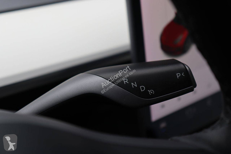 Комерційні автомобілі Tesla