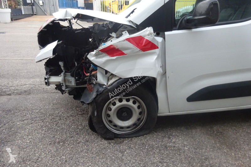 Véhicule utilitaire Peugeot PARTNER 1,5 HDI 120