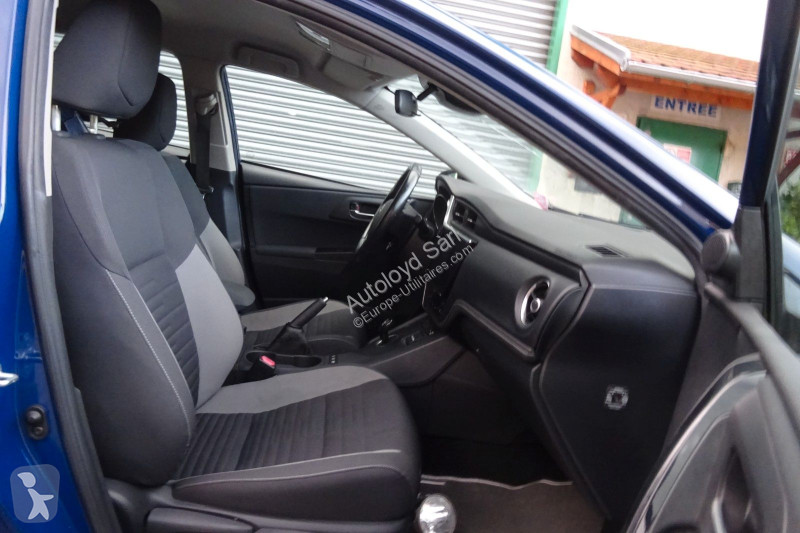 Лекотоварен автомобил Toyota AURIS TOURING 1,8...