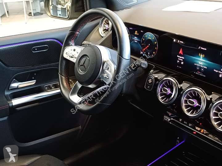Комерційні автомобілі Mercedes 200