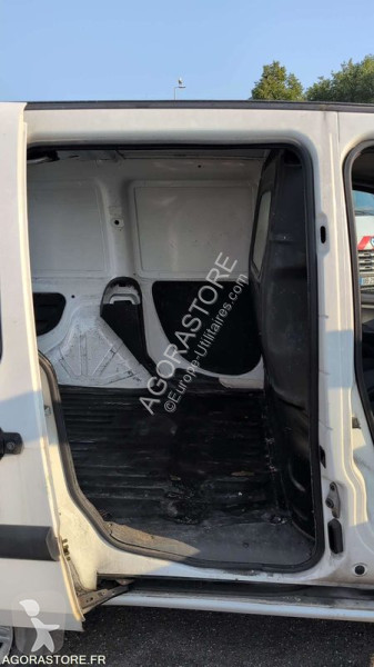 Лекотоварен автомобил Fiat DOBLO