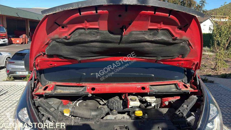 Лекотоварен автомобил Renault TRAFIC