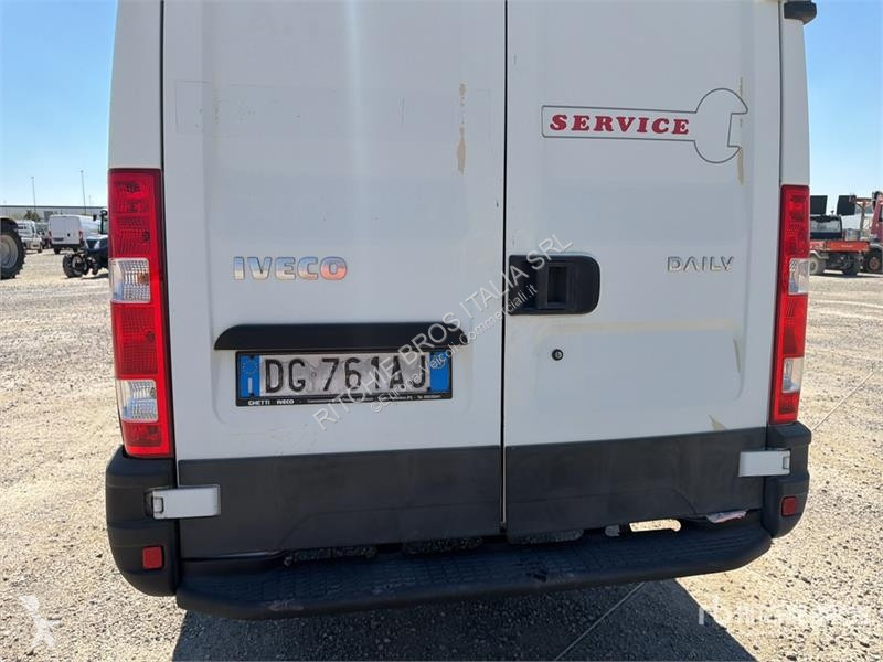 Furgoneta Iveco 35C15 Cargo Van