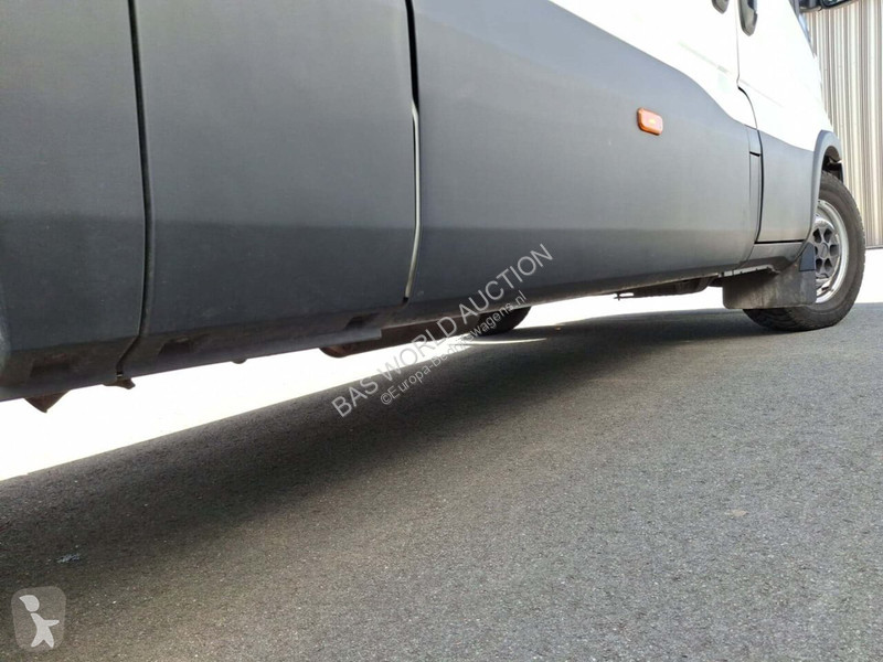 Furgoneta Iveco 3.0D 352L DC 6P. H2 AUT/ECC