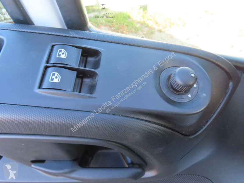 Furgoneta Iveco 35C16 3,0  Seitl Tür FZ.102