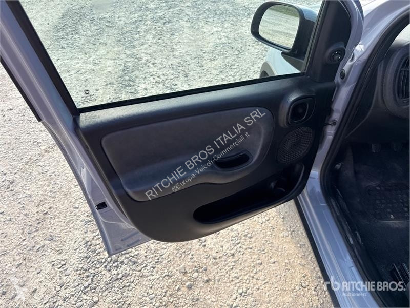 Veículo utilitário Fiat 4X4 Cross Automobile