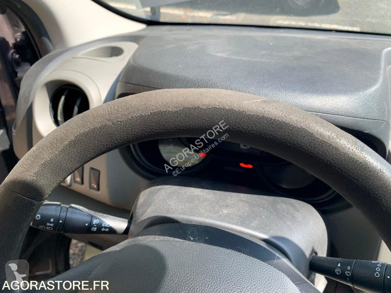 Véhicule utilitaire Renault TRAFIC