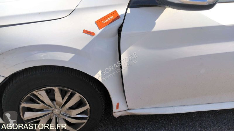 Véhicule utilitaire Peugeot 208