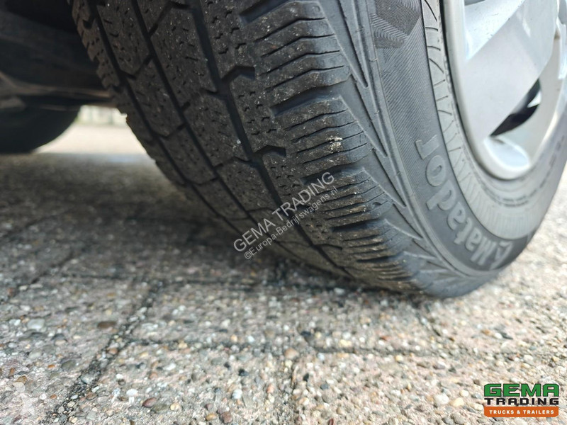 Užitkové vozidlo Renault Euro6B - L3H2 - Rear...