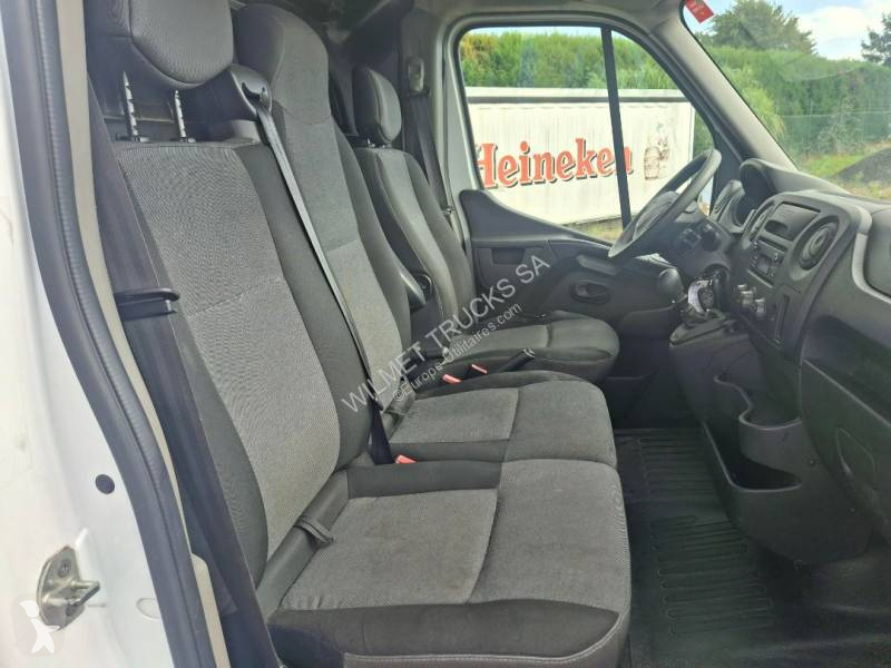 Véhicule utilitaire Renault 2.3 DCI 130