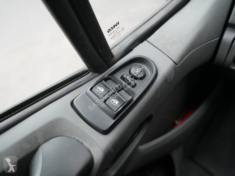 Véhicule utilitaire Iveco 35C13