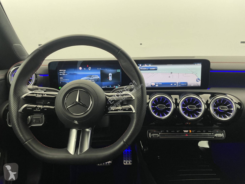 Véhicule utilitaire Mercedes CLA Shooting Brake...