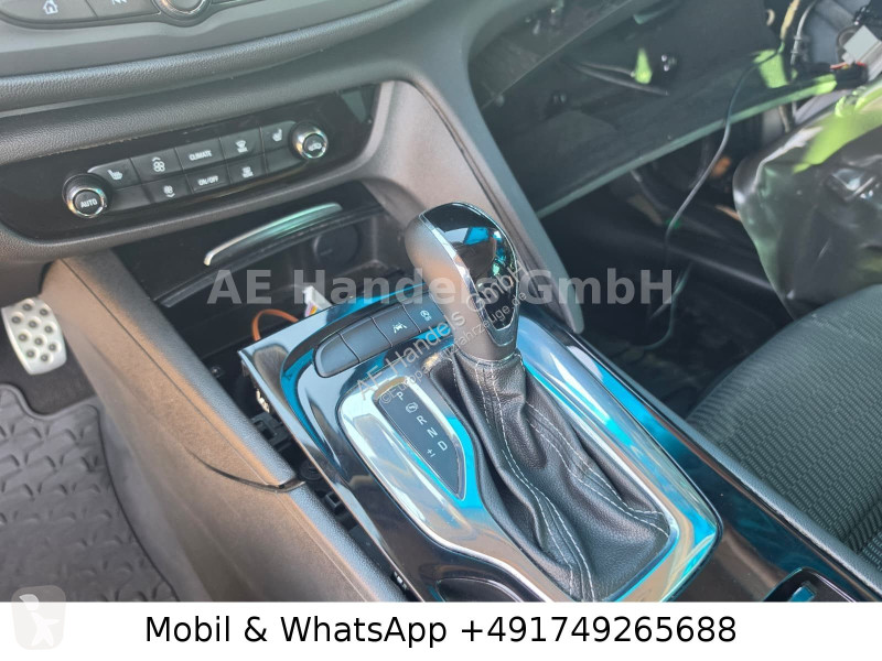Véhicule utilitaire Opel B Sports Tourer...