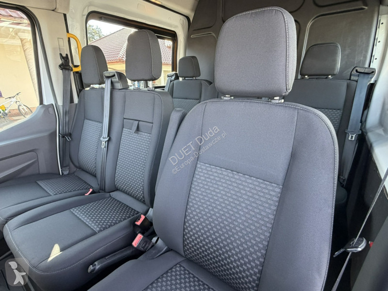 Samochód dostawczy Ford