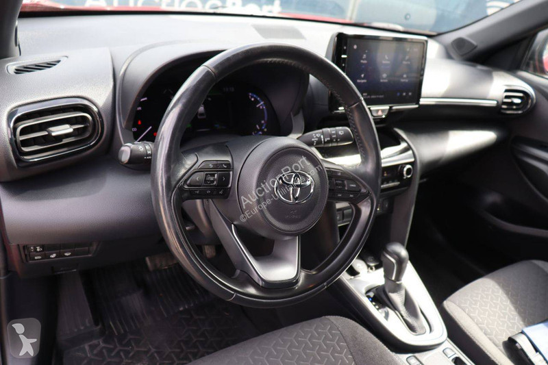 عربة نفعية Toyota