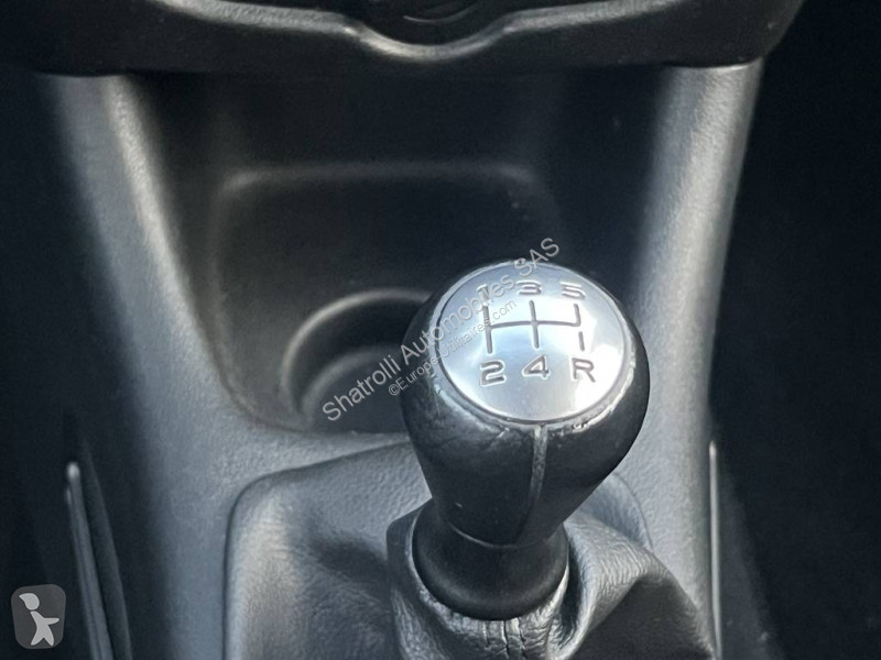 Autoutilitară Peugeot 1.1 i 60ch 4cv 5Portes...