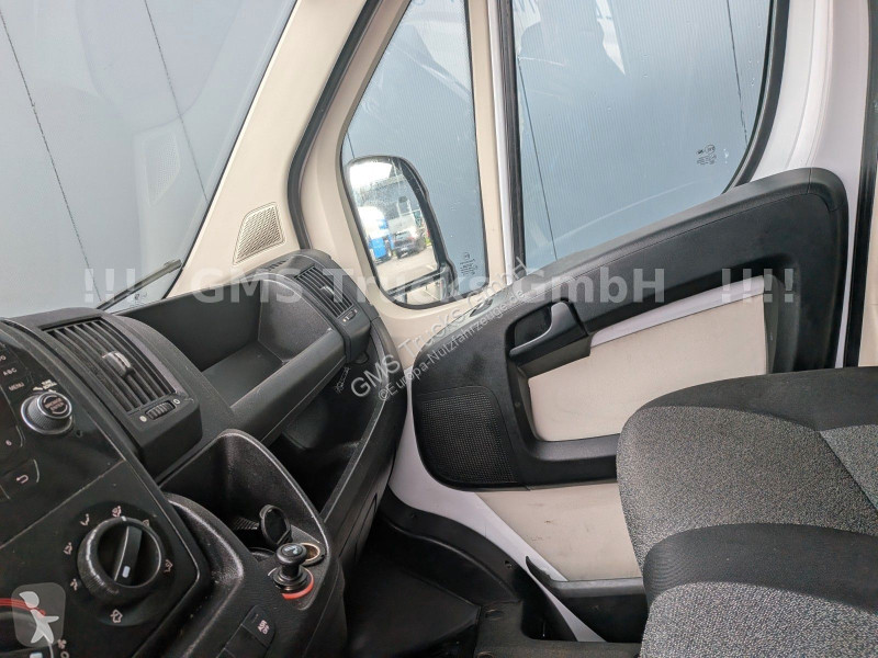 Véhicule utilitaire Fiat Multijet 130 / Nur...