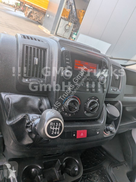 Véhicule utilitaire Fiat Multijet 130 / Nur...