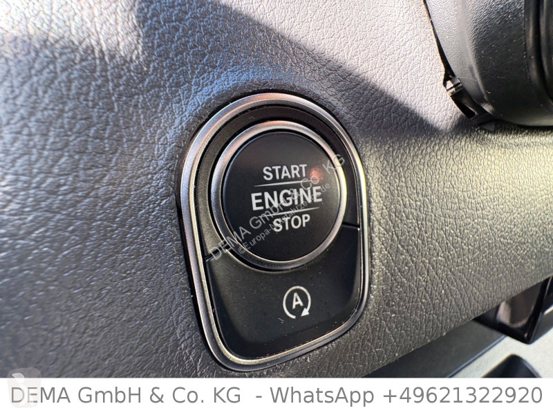 Véhicule utilitaire Mercedes...