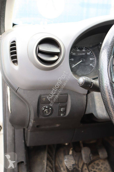 Véhicule utilitaire Peugeot 120 L1 1.6HDIF...