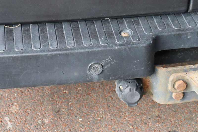 Véhicule utilitaire Nissan