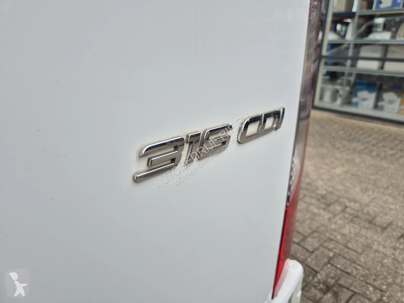 Véhicule utilitaire Mercedes 316 CDI/ L2H1/Aut/...