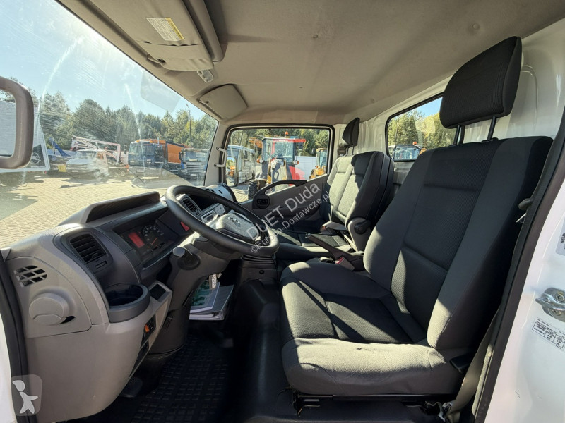Véhicule utilitaire Nissan