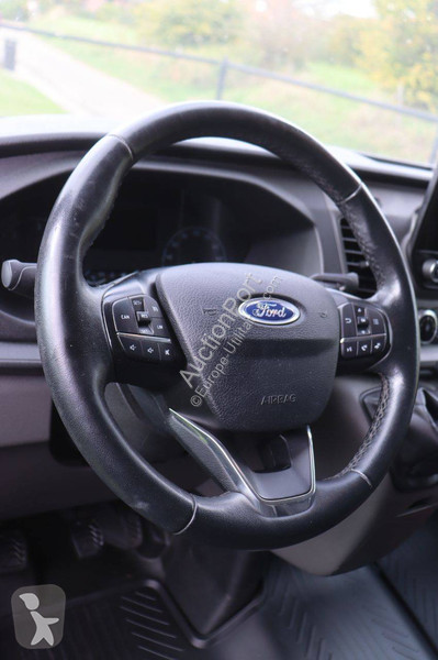 Véhicule utilitaire Ford