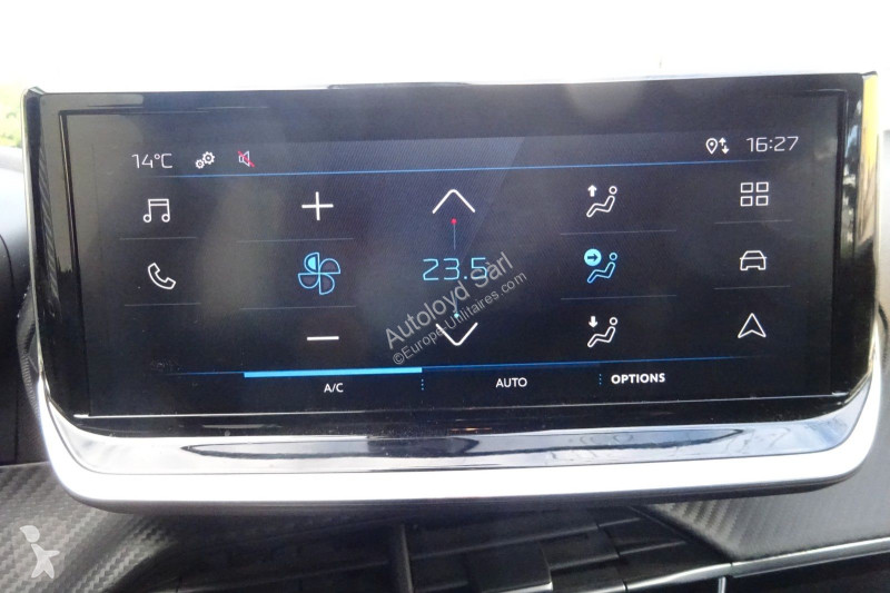 Užitkové vozidlo Peugeot 1,2 HYBRID 136 BVA
