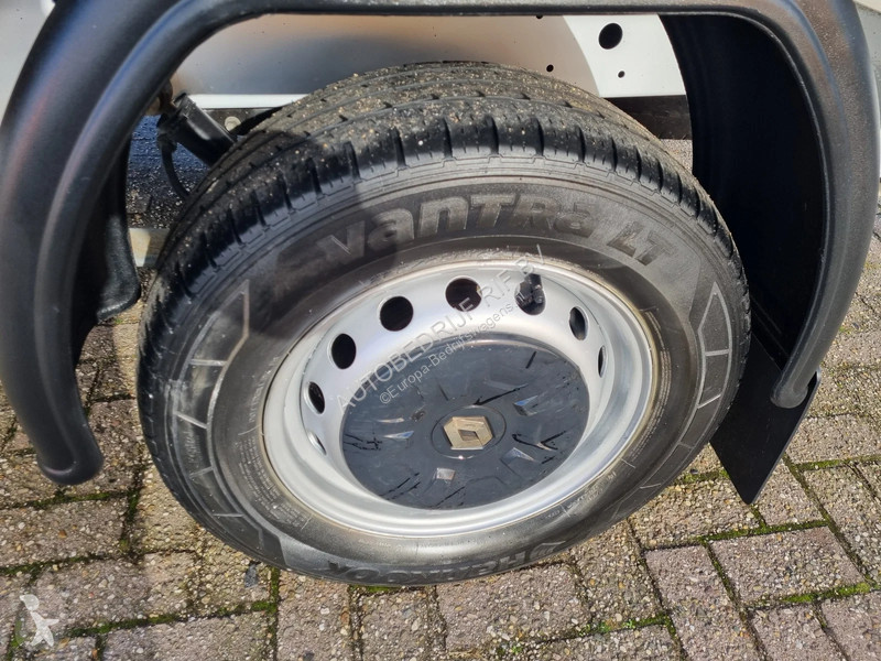 Véhicule utilitaire Renault 2.3 dci 146 pk...