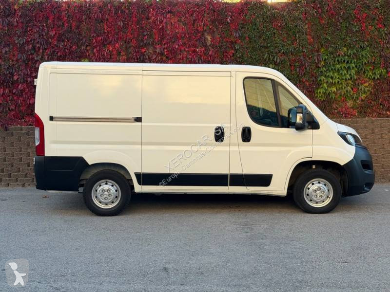 Véhicule utilitaire Peugeot