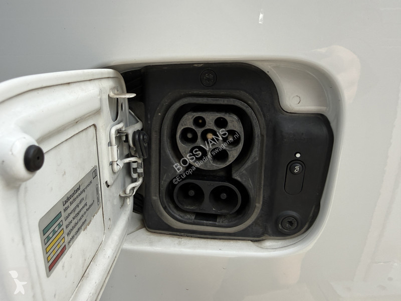 Véhicule utilitaire Volkswagen e 37kWh 113PK E-