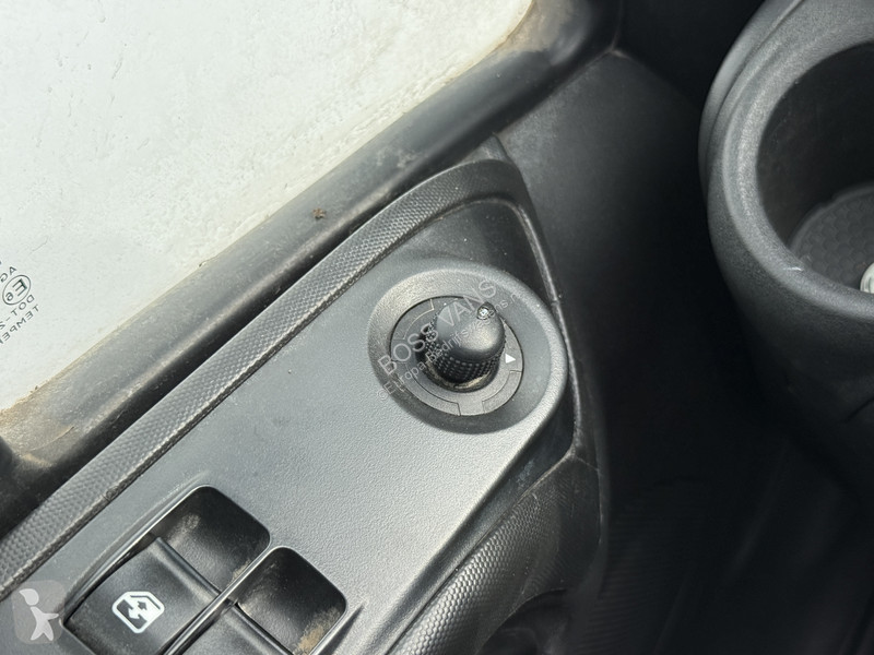 Véhicule utilitaire Iveco 35C12 2.3