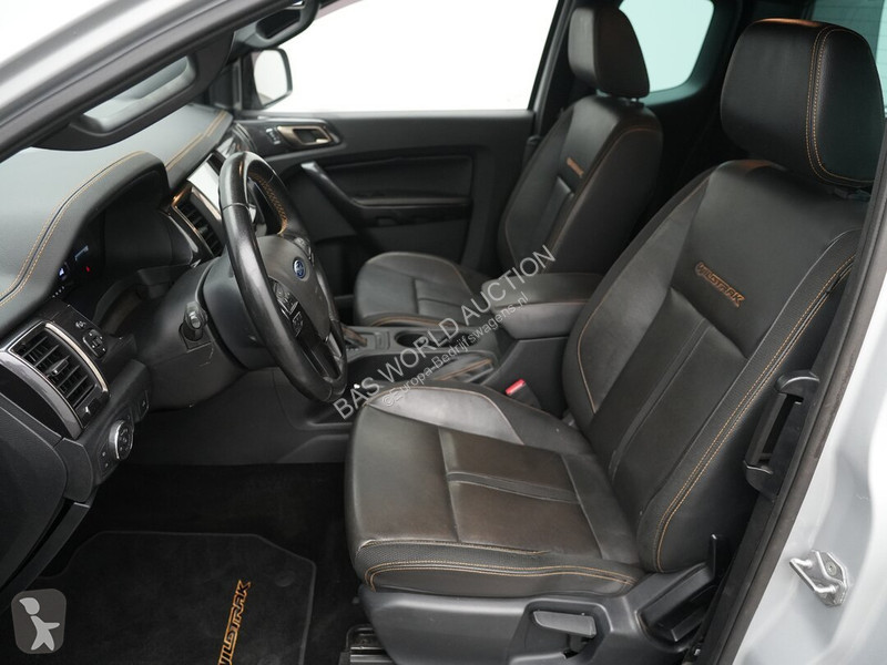 Véhicule utilitaire Ford 210pk