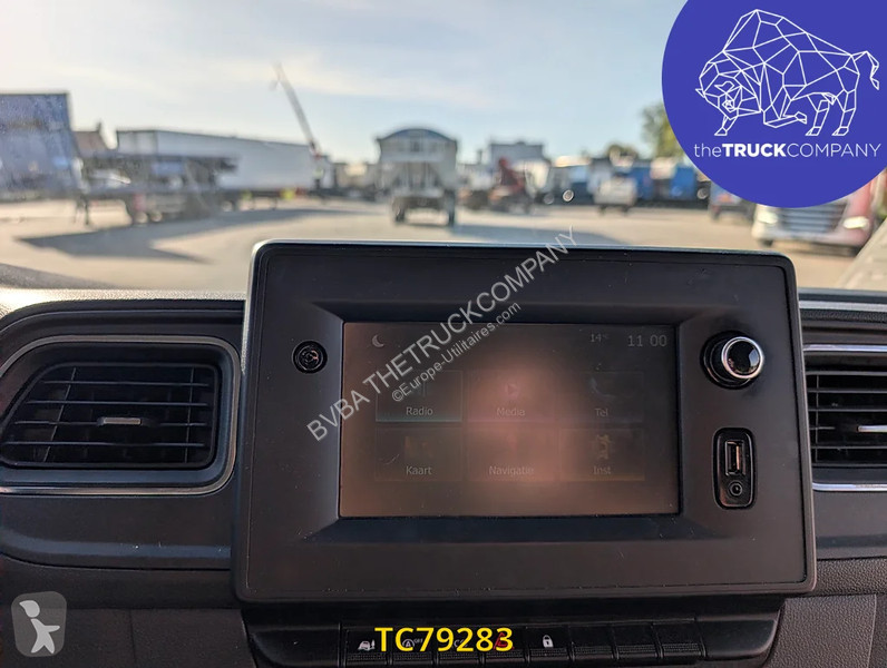 Véhicule utilitaire Renault 2.3 DCI KOFFER MET...