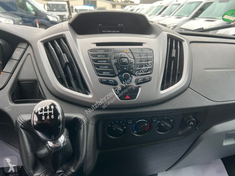 Véhicule utilitaire Ford 350 L4H3...