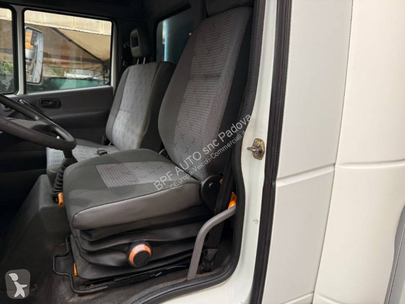Nissan 120.35 van