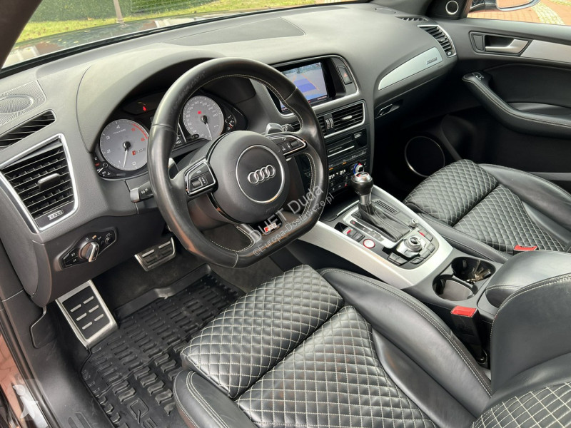 Véhicule utilitaire Audi SQ5