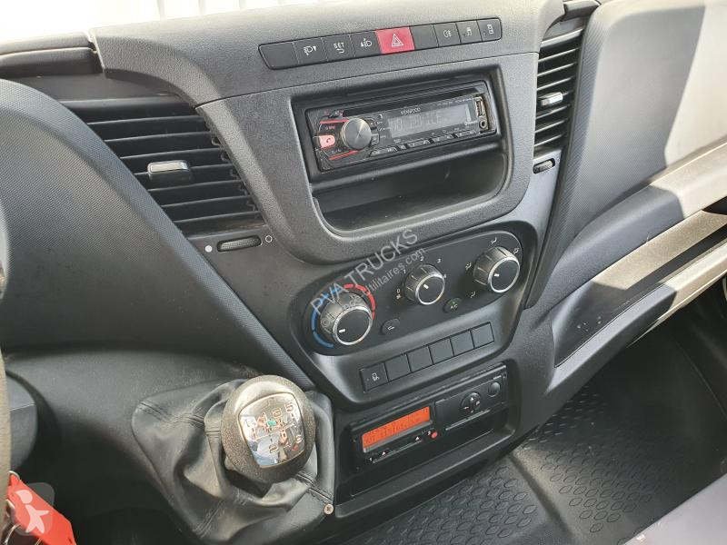 Véhicule utilitaire Iveco FGN 35 S 13 V12 H2...