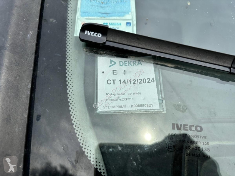Véhicule utilitaire Iveco CAISSE POLYFOND...