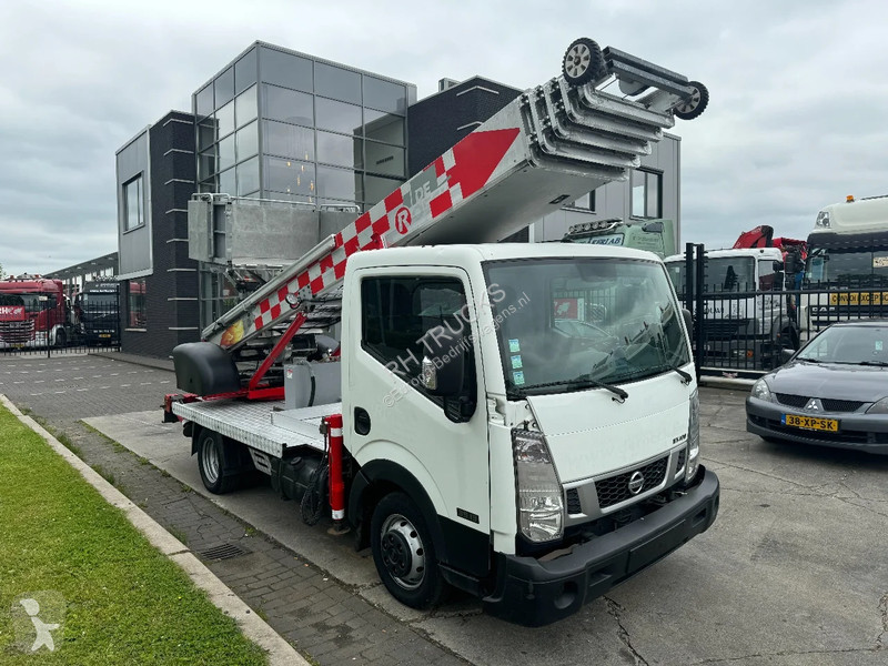 Véhicule utilitaire Nissan UNIT CABSTAR 35.13 +...