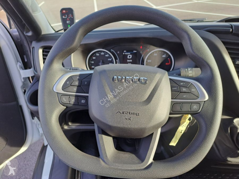 Autoutilitară Iveco 35C18 180CV 3L PLATEAU...