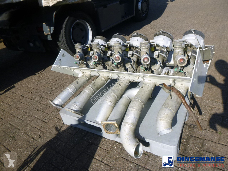 Veicolo commerciale  Fuel tank equipment...