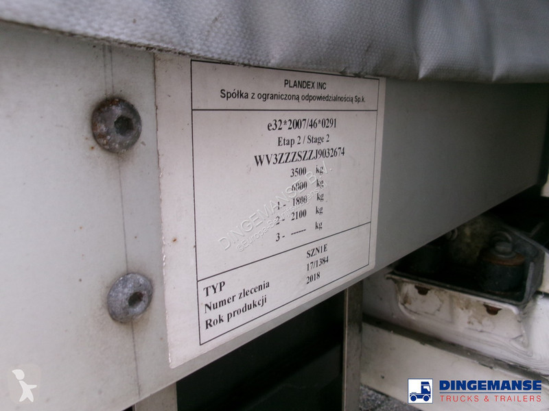 Véhicule utilitaire Volkswagen 4x2 curtain side...