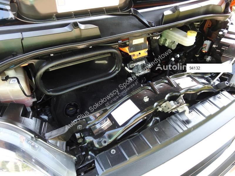 Véhicule utilitaire Peugeot BOXER FURGON...